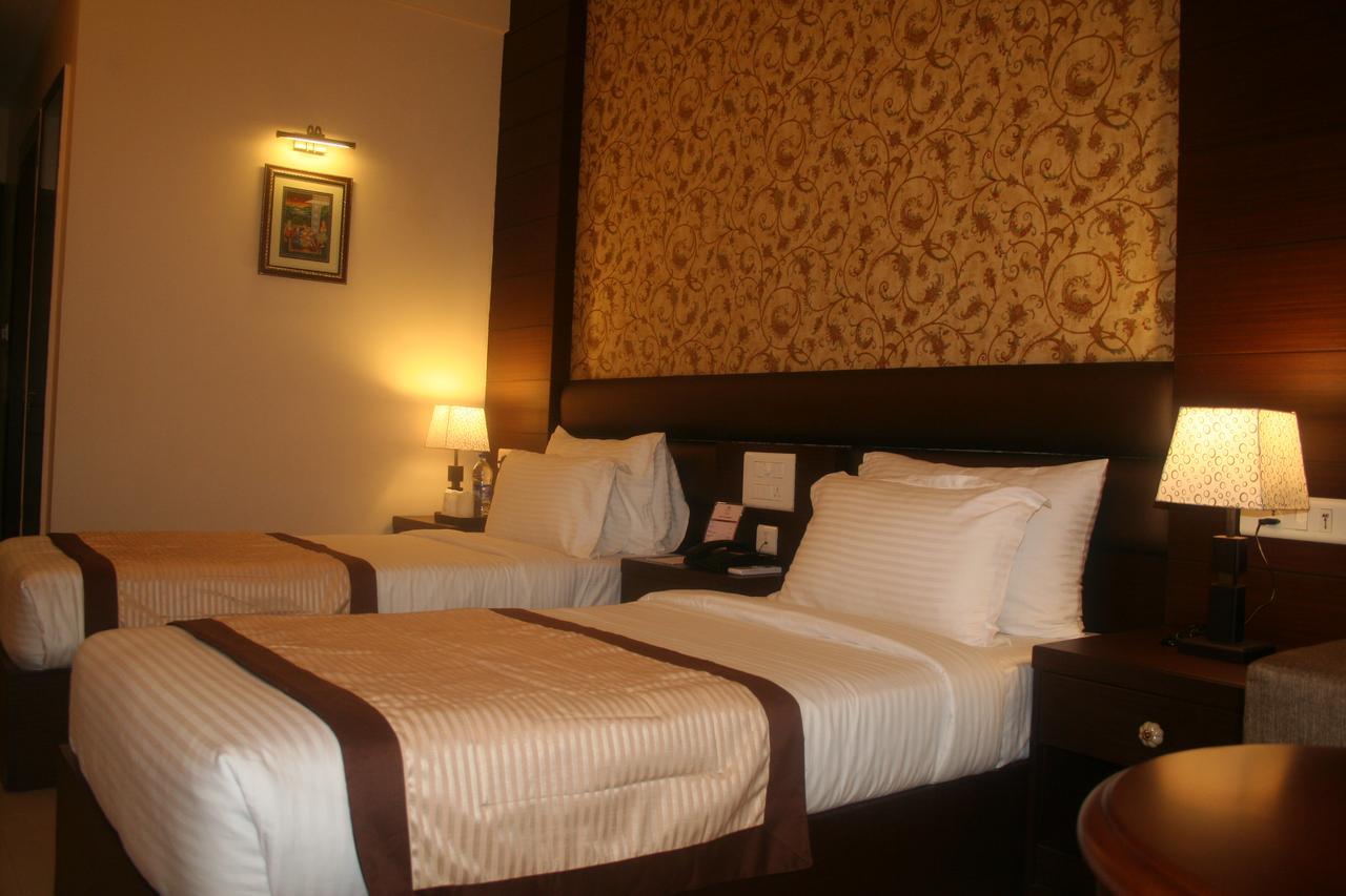 The Royal Retreat Hotel Ranchi Exterior photo