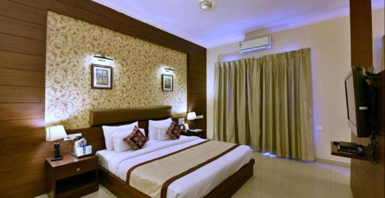 The Royal Retreat Hotel Ranchi Exterior photo